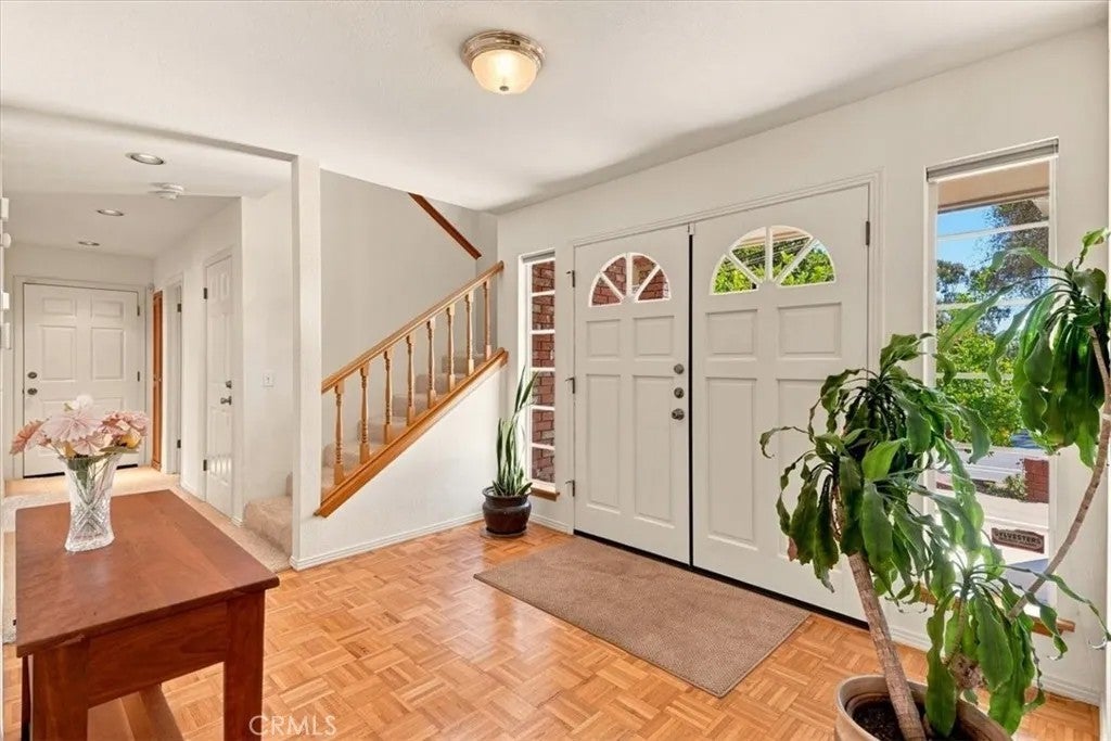 1604 La Vineda Court