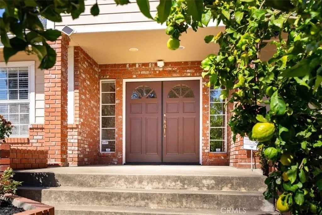 1604 La Vineda Court