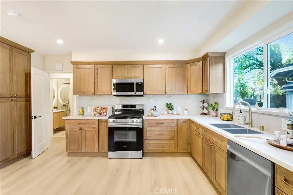 Photo of 14931 Minnehaha, Mission Hills (san Fernando), CA 91345 (MLS # SR26008299)