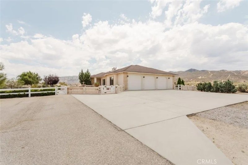 9753 Elizabeth Lake Road