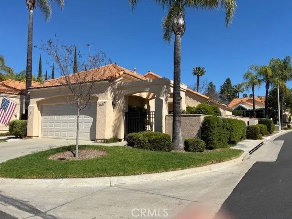 Photo of 40640 Via Malagas, Murrieta, CA 92562 (MLS # SW26058902)