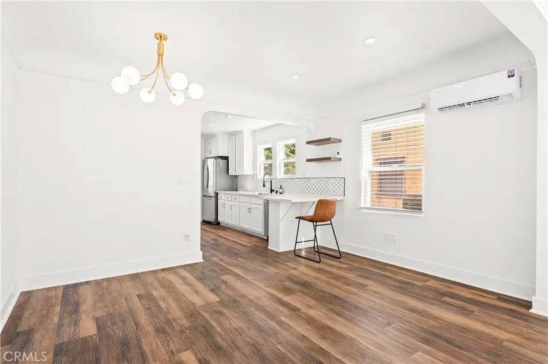 607 W 111th Place
