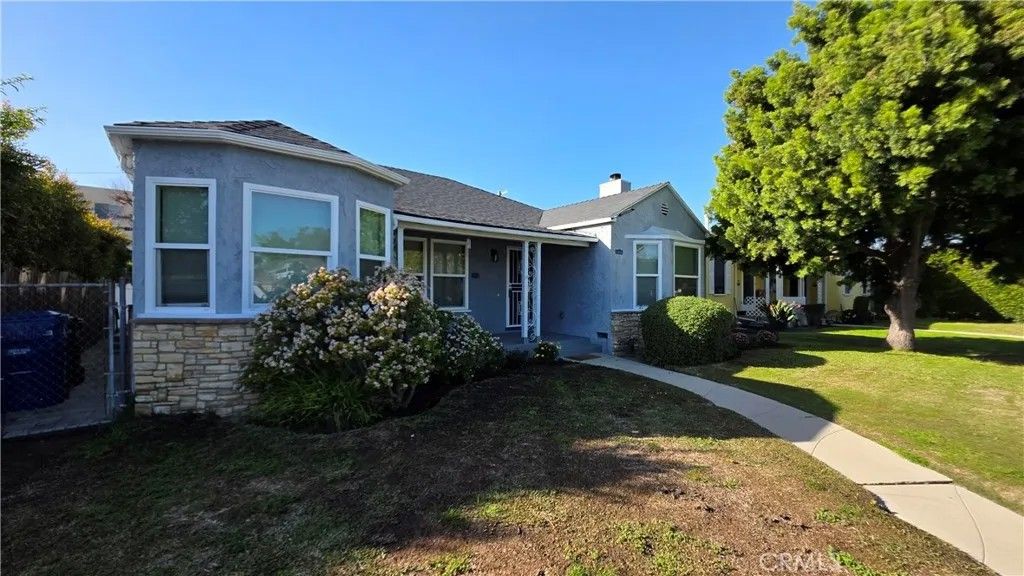 Photo of 5123 Auckland, North Hollywood, CA 91601 (MLS # SR26011453)