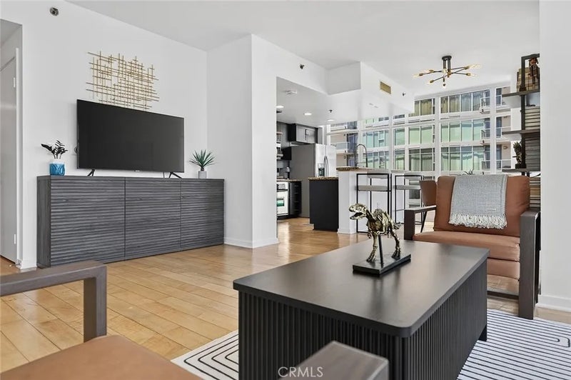411 W Seaside 601