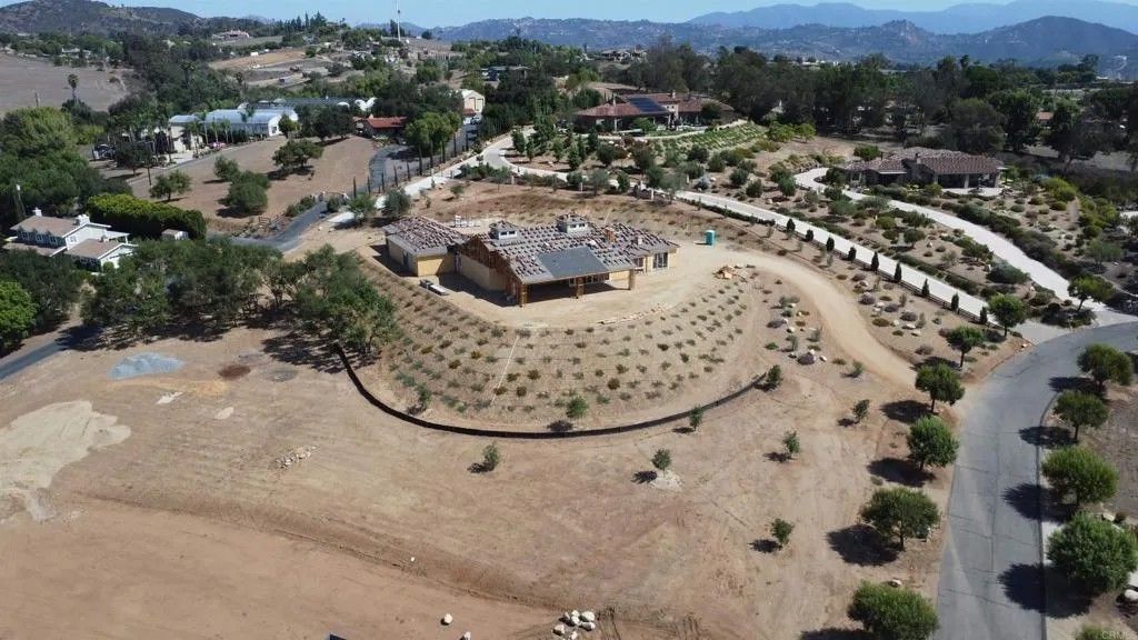 Photo of 3062 Via Montevina, Fallbrook, CA 92028 (MLS # NDP2509500)