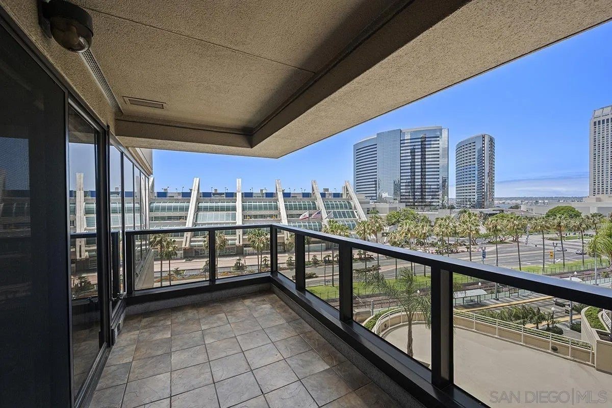 200 Harbor Drive 703