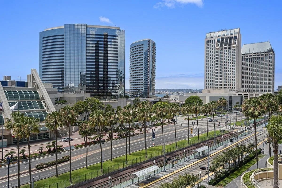 200 Harbor Drive 703