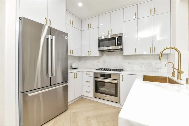 250 n first st 321