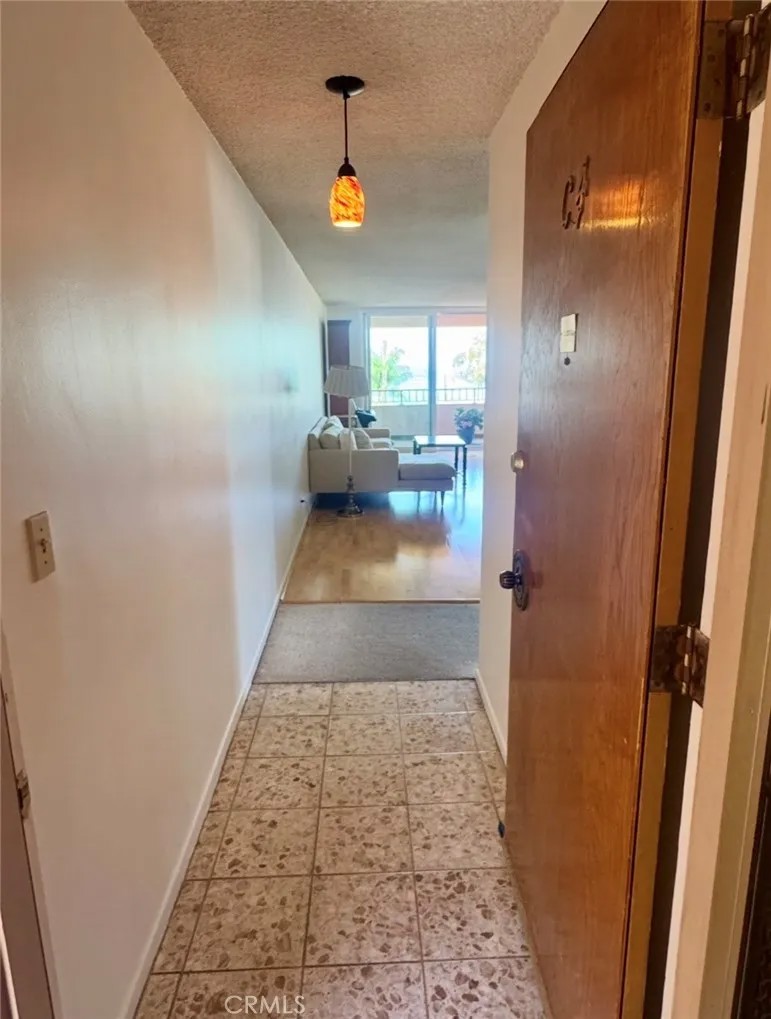 1635 E Ocean C4