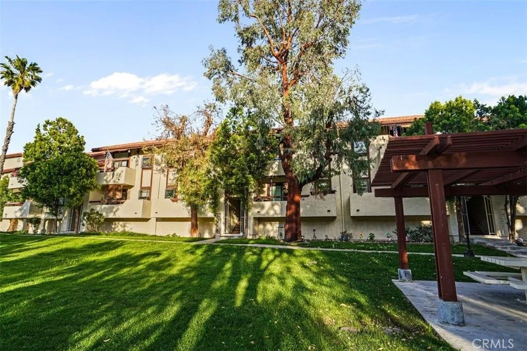 Photo of 18126 Sundowner Way #1146, Canyon Country, CA 91387 (MLS # SR26042535)