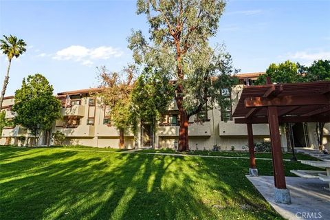Photo of 18126 Sundowner Way #1146, Canyon Country, CA 91387 (MLS # SR26042535)