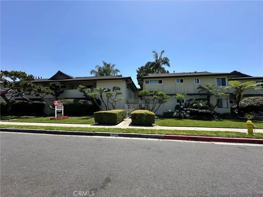 3546-3550 Los Flores Boulevard