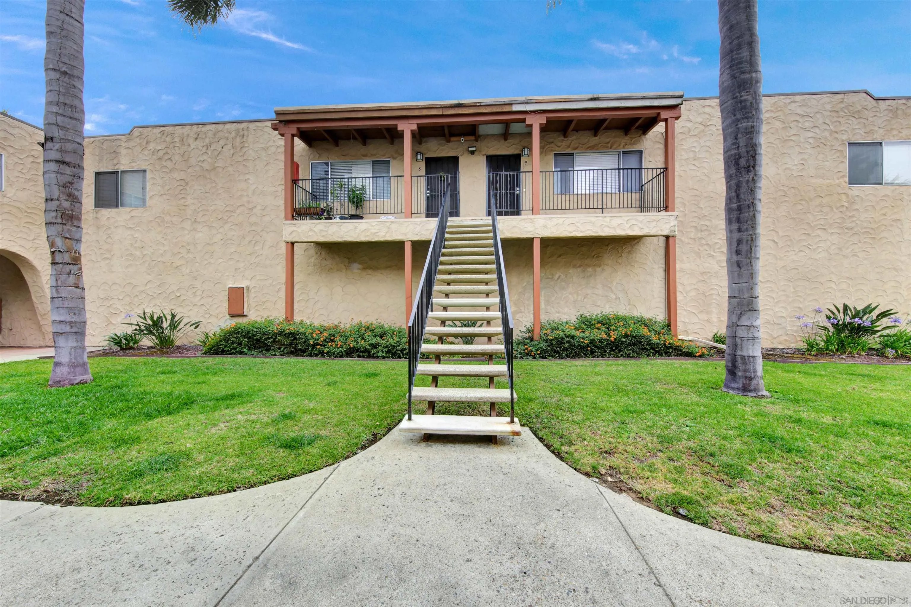 8694 Lemon Ave