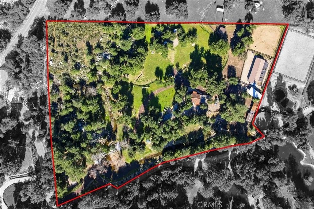 Photo of 40730 Calle Bandido, Murrieta, CA 92562 (MLS # SW26013081)