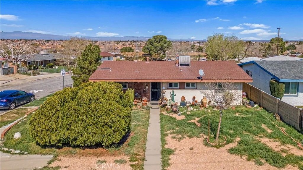 Photo of 1549 Elizabeth Lake, Palmdale, CA 93551 (MLS # SR26053990)