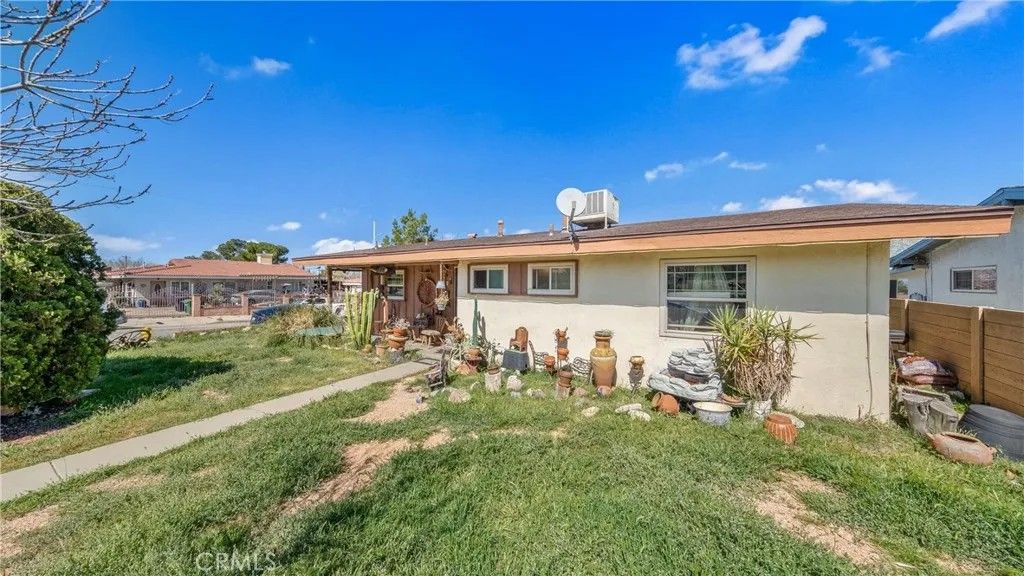 Photo of 1549 Elizabeth Lake, Palmdale, CA 93551 (MLS # SR26053990)