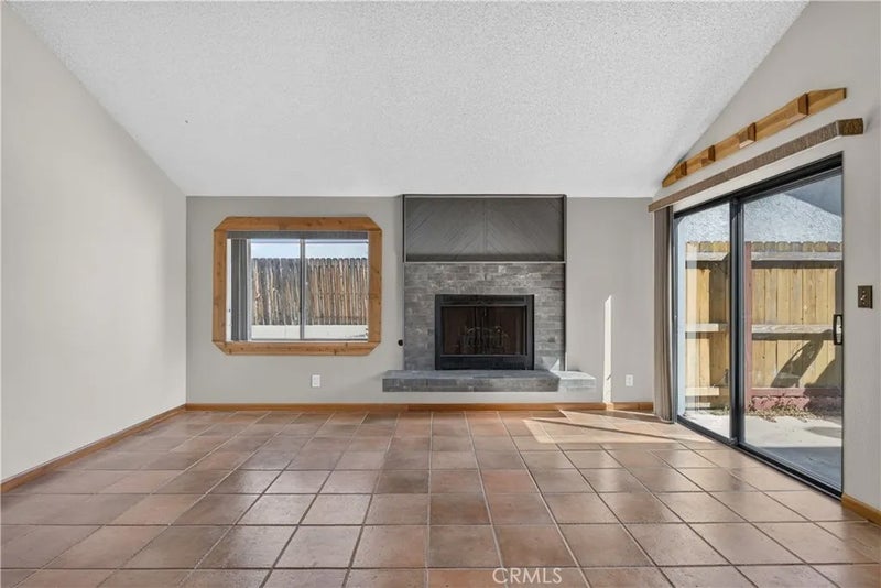 1623 Longbranch