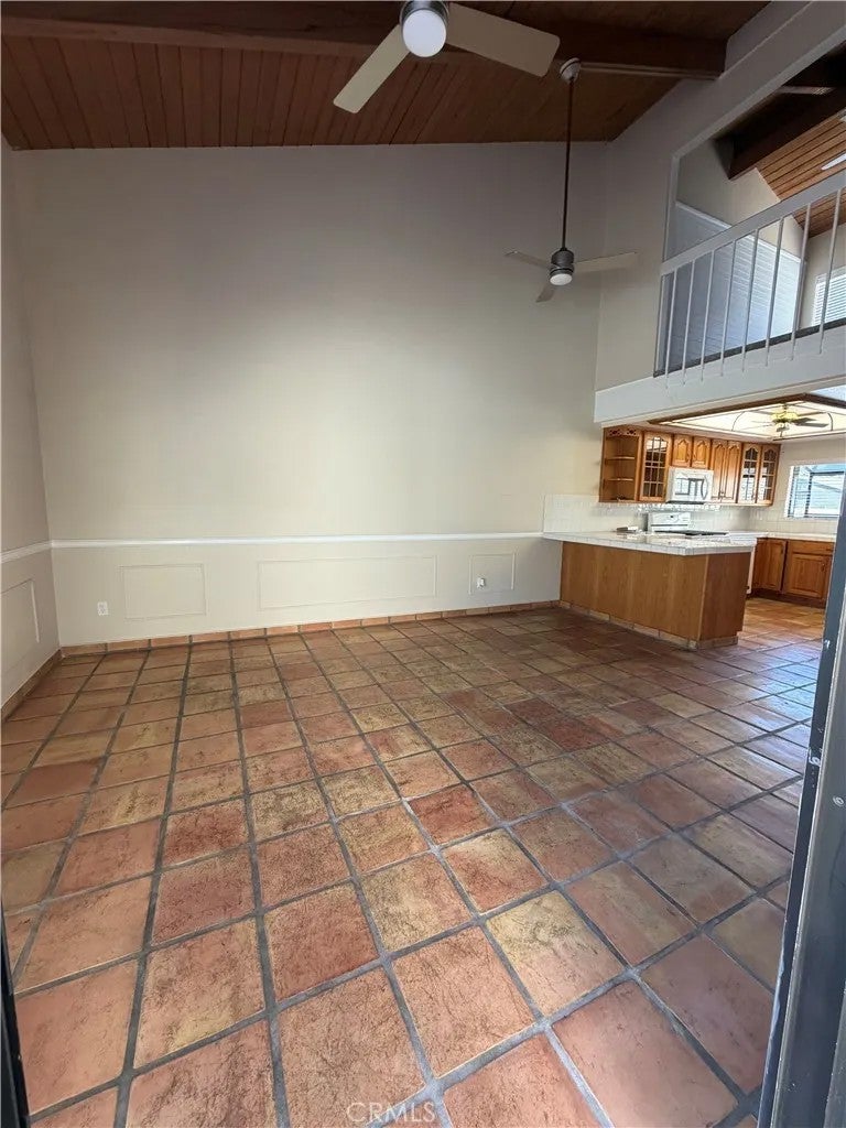 2514 N Tustin Avenue F