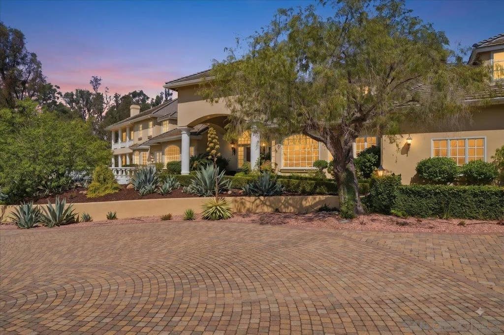 Photo of 6150 Avenida Alteras, Rancho Santa Fe, CA 92067 (MLS # 260017185)
