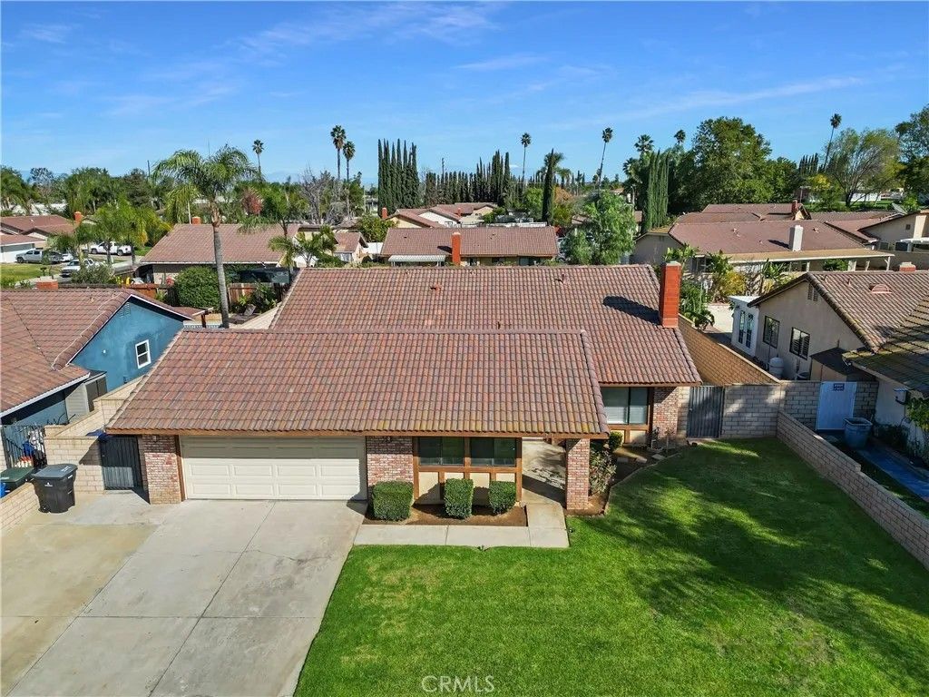 Photo of 3635 Courbette Dr, Riverside, CA 92503 (MLS # CV26015180)