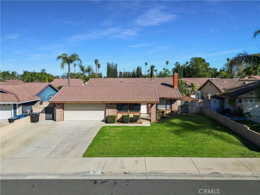 Photo of 3635 Courbette Dr, Riverside, CA 92503 (MLS # CV26015180)