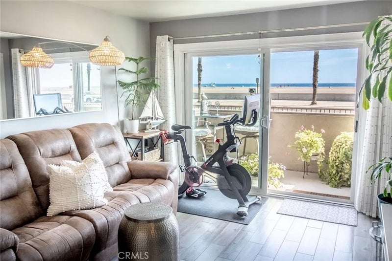 275 E Surfside