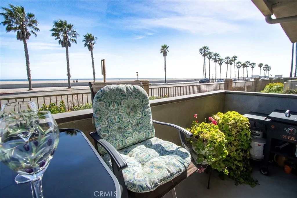 275 E Surfside
