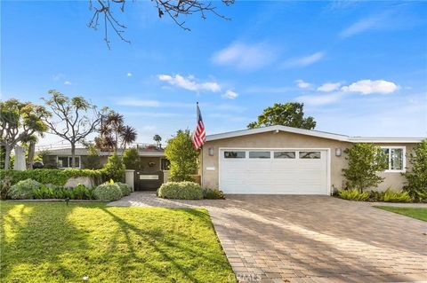 Photo of 3165 Bermuda Drive, Costa Mesa, CA 92626 (MLS # OC26049862)