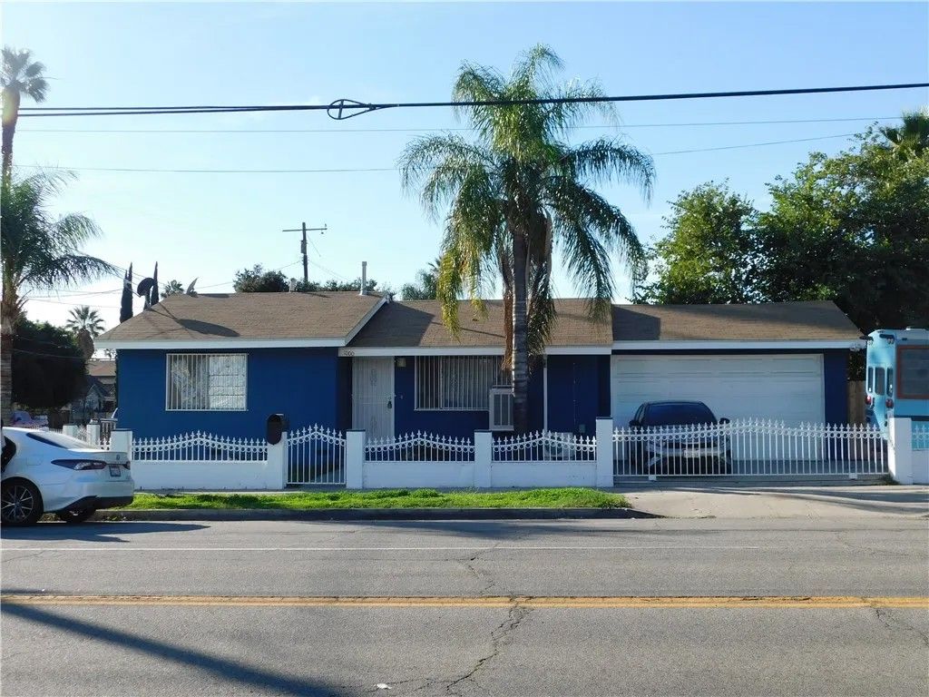 Photo of 1000 N Mountain View, San Bernardino, CA 92410 (MLS # IV25276642)