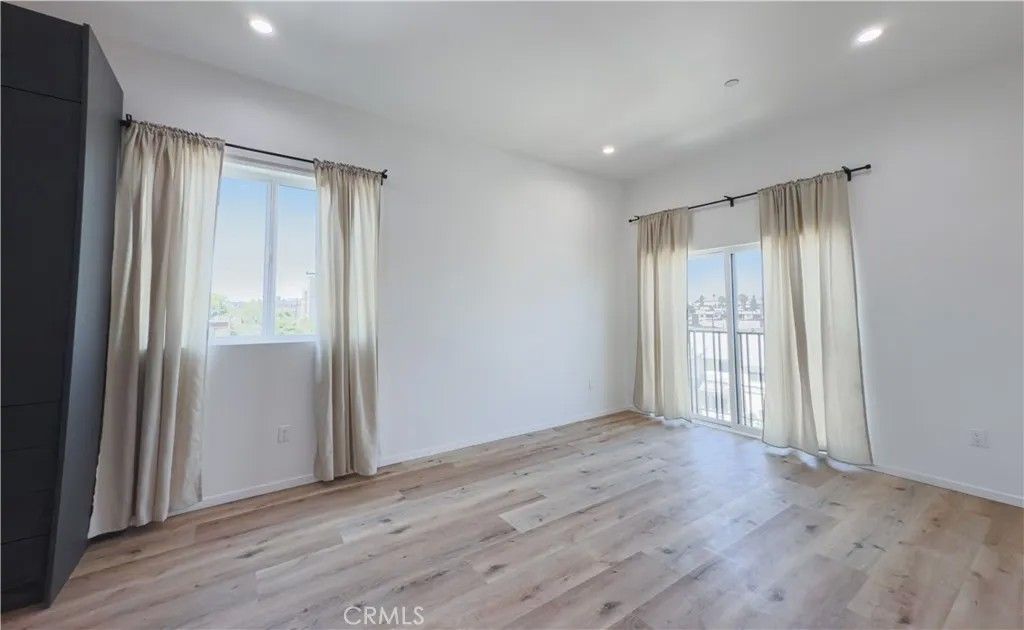Photo of 121 S Coronado #1/2, Los Angeles, CA 90057 (MLS # SR25274322)
