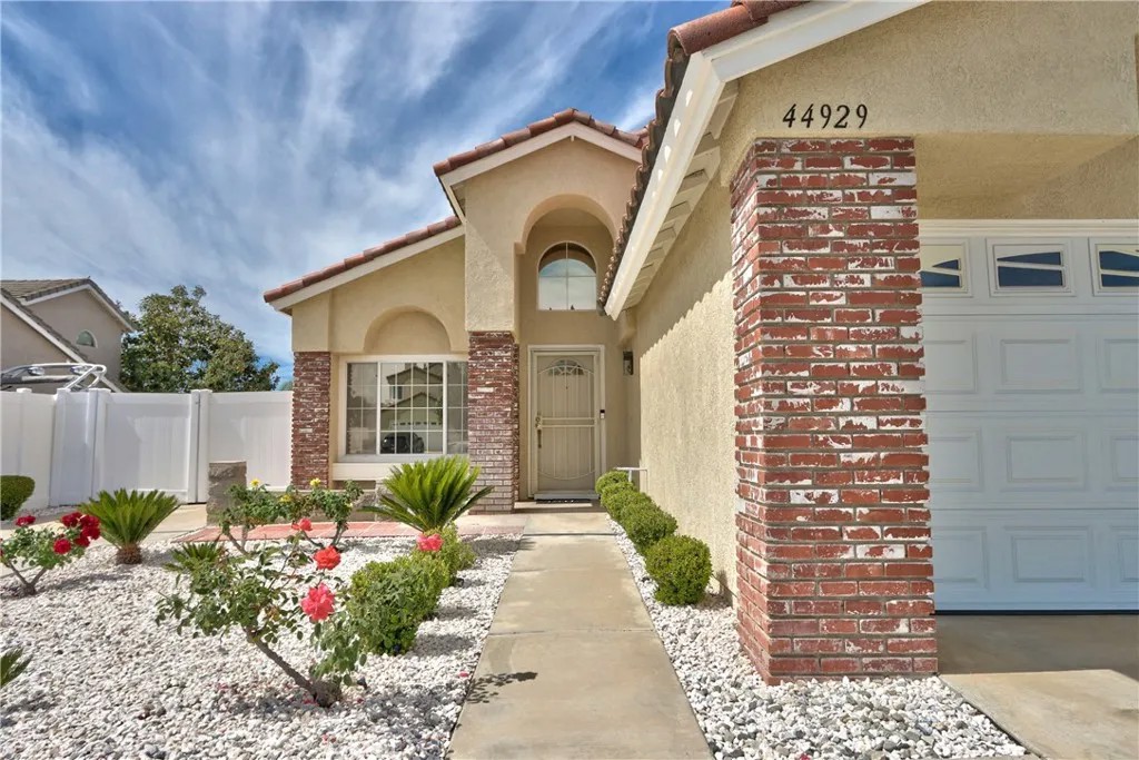 44929 Camino Alamosa