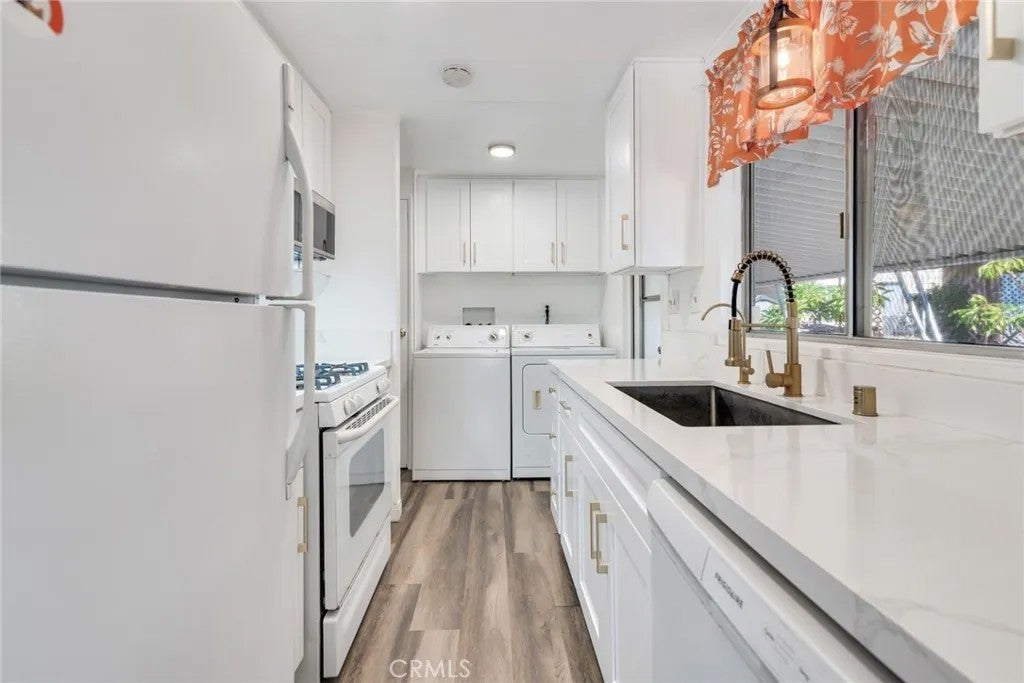 Photo of 4000 Pierce St #295, Riverside, CA 92505 (MLS # IV26100443)