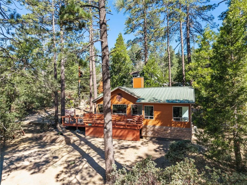 54720 Pine Crest