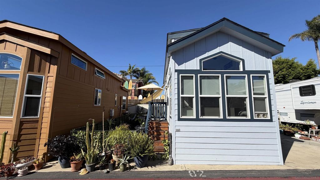 Photo of 1549 N Vulcan Ave #82, Encinitas, CA 92024 (MLS # 250042334)