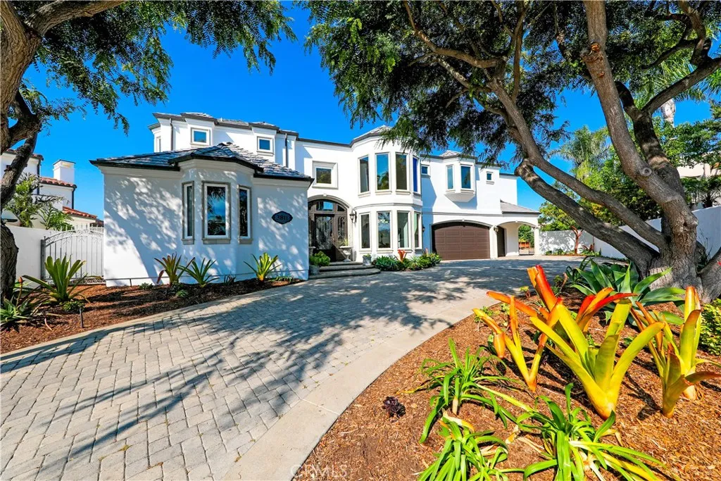 3811 Vista Blanca