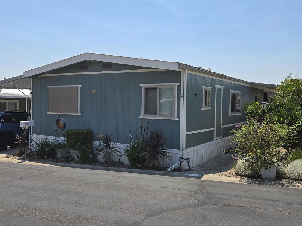 Photo of 1815 Sweetwater Rd #SPC 120, Spring Valley, CA 91977 (MLS # 250035703)