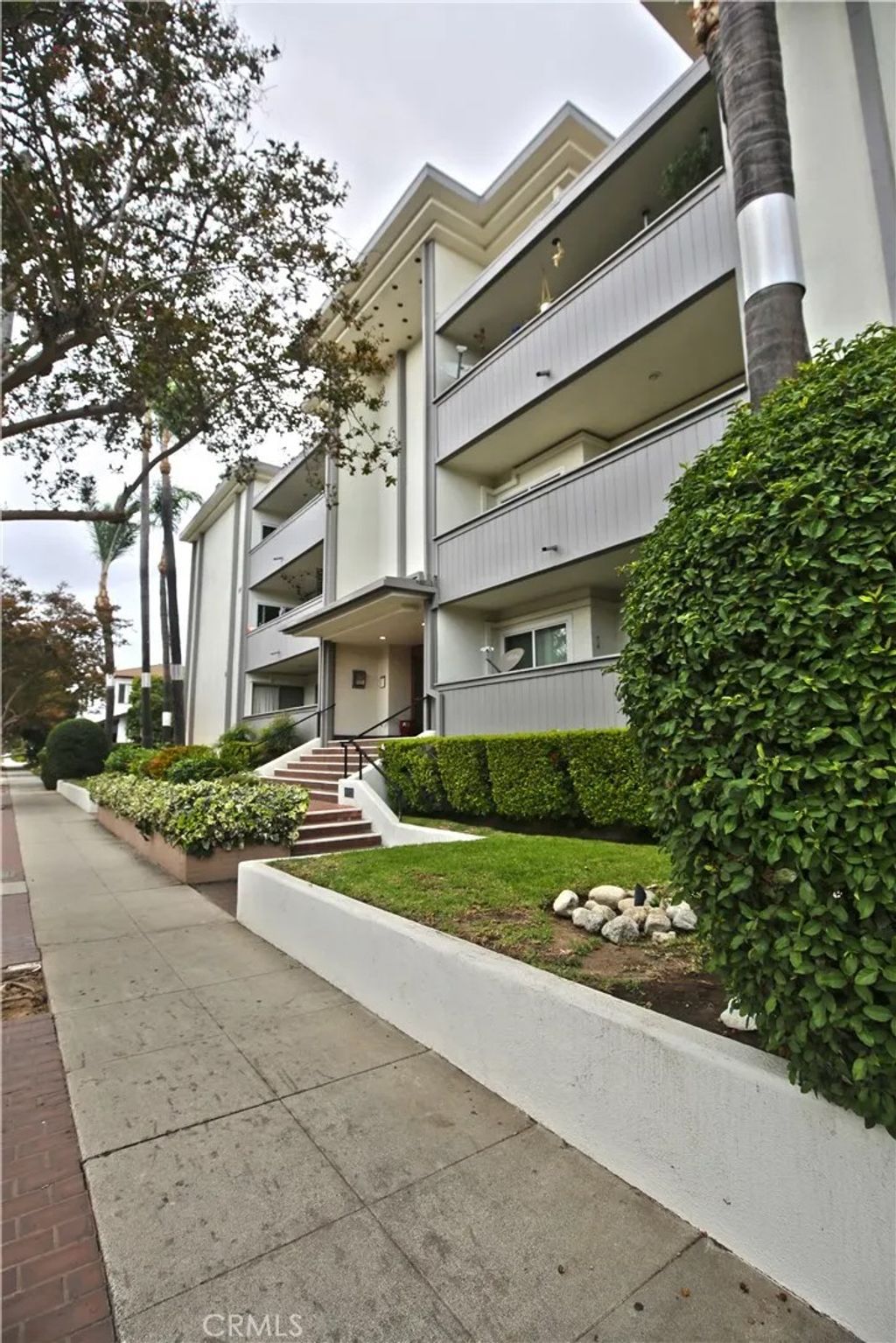 Photo of 1299 Cordova St, Pasadena, CA 91106 (MLS # AR25239908)