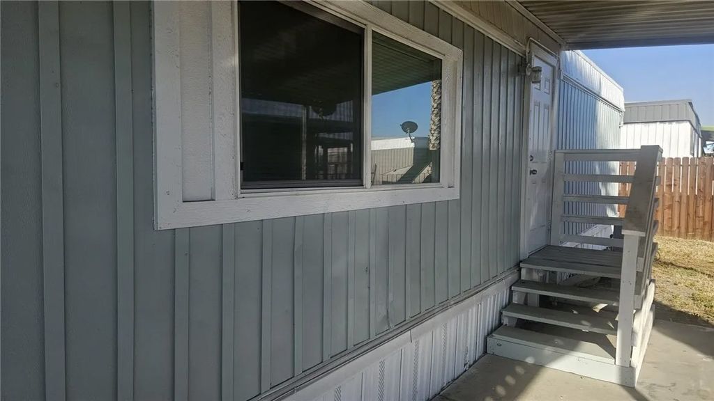 Photo of 6601 Eucalyptus Dr, Bakersfield, CA 93306 (MLS # PW26093349)