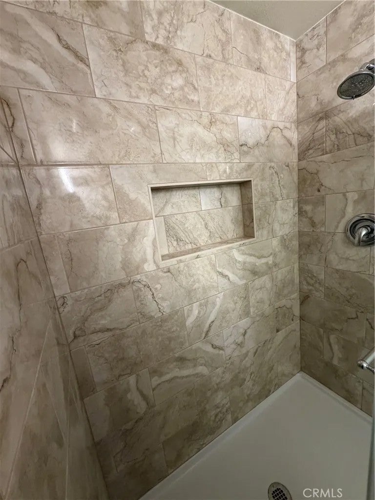 8455 Fountain 203