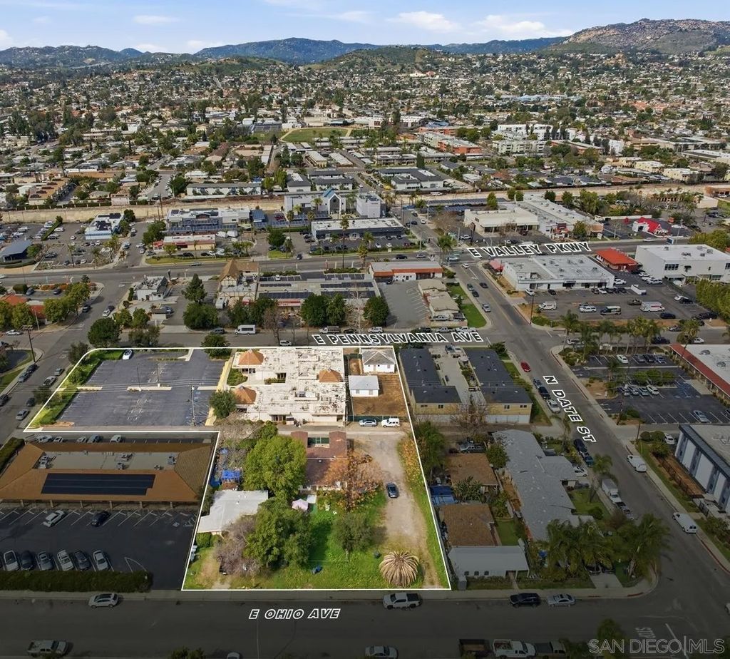 Photo of 815 E Pennsylvania Ave, Escondido, CA 92025 (MLS # 260007438)