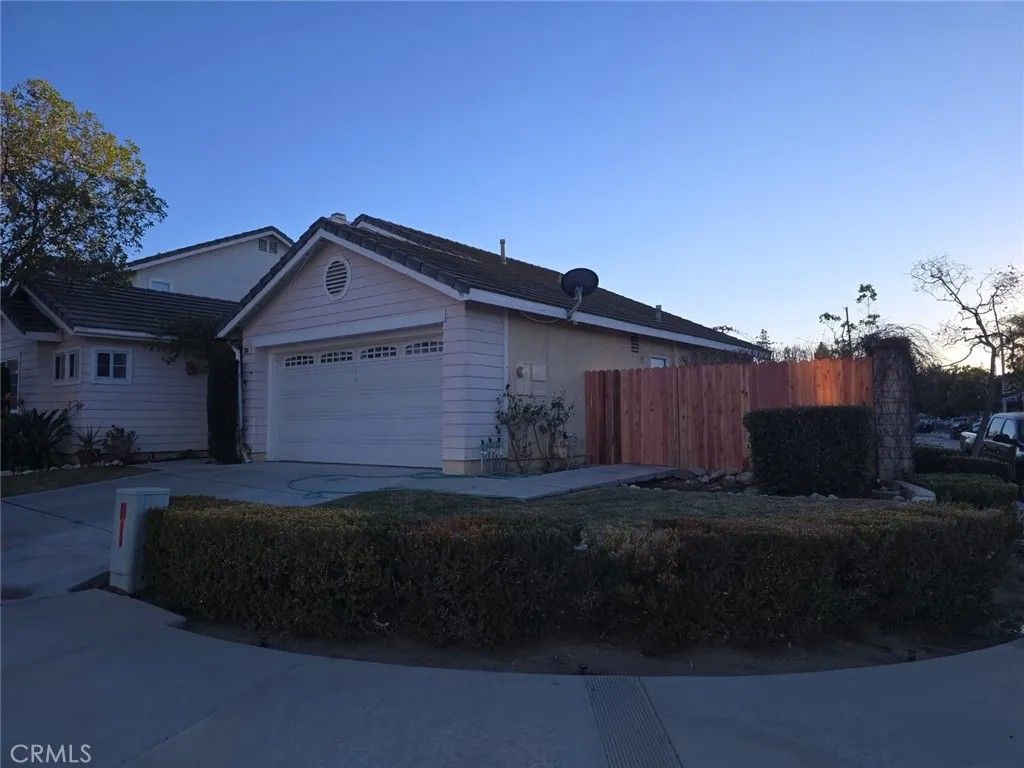 Photo of 366 Cypress Court, Corona, CA 92879 (MLS # IV26003698)
