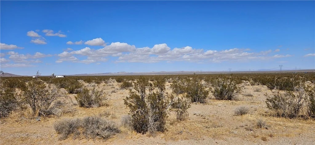 Photo of 803 Princess Pat Mine Rd, Adelanto, CA 92301 (MLS # HD26223338)