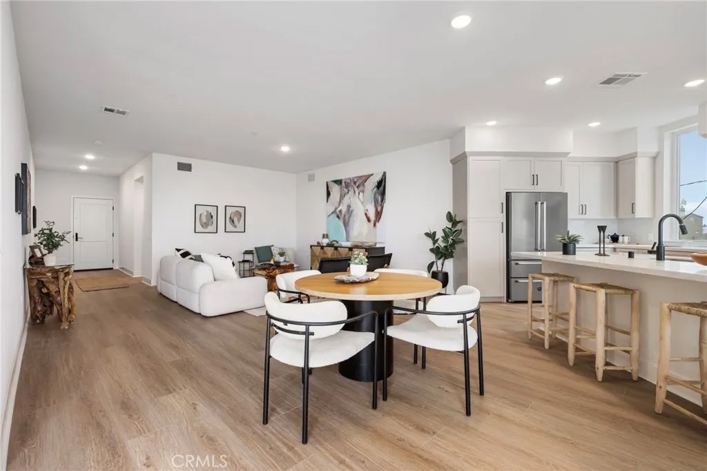 414 Main St 300