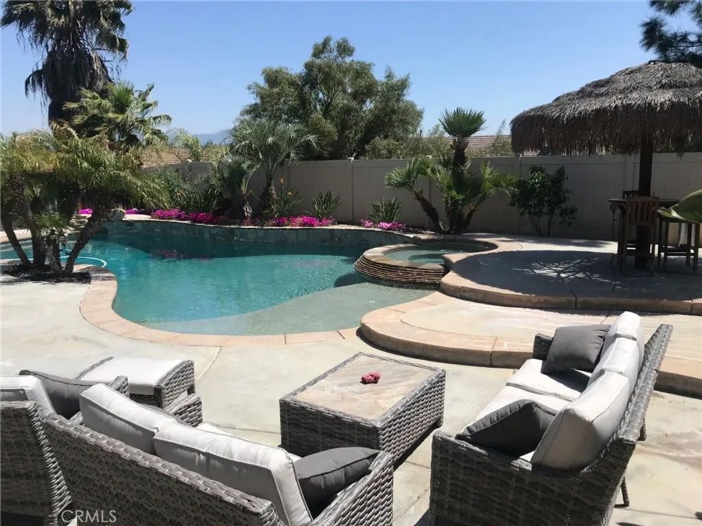 Photo of 30815 Terrace View Cir, Temecula, CA 92591 (MLS # TR26024665)