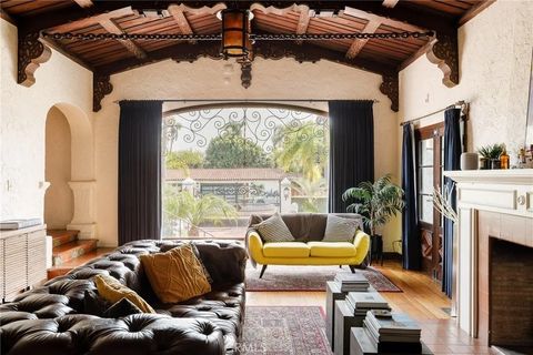 7 37th Place Long Beach CA 90803