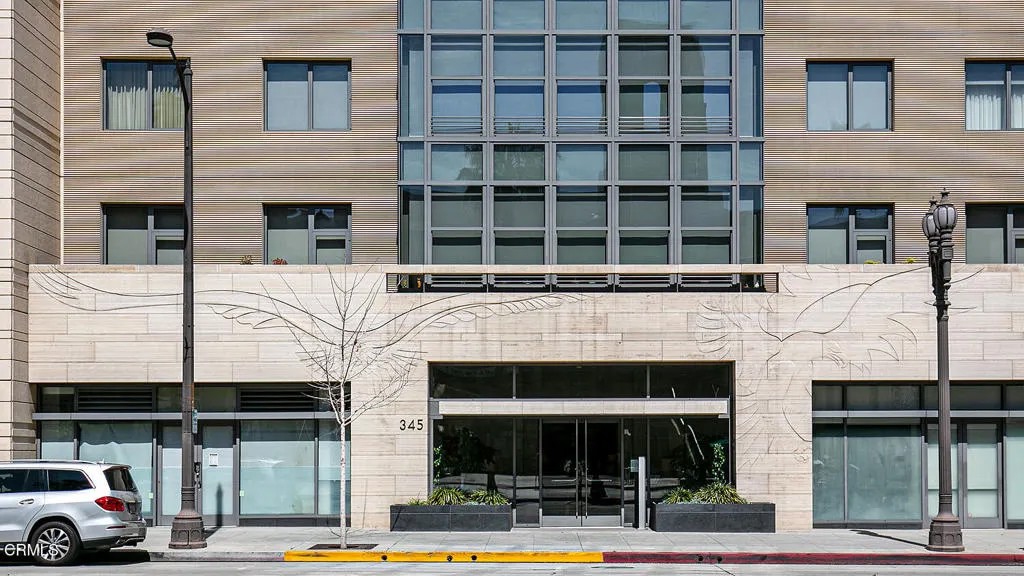 345 E Colorado Boulevard 203