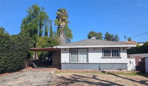 Photo of 13319 Magnolia, Sherman Oaks, CA 91423 (MLS # SR26032762)