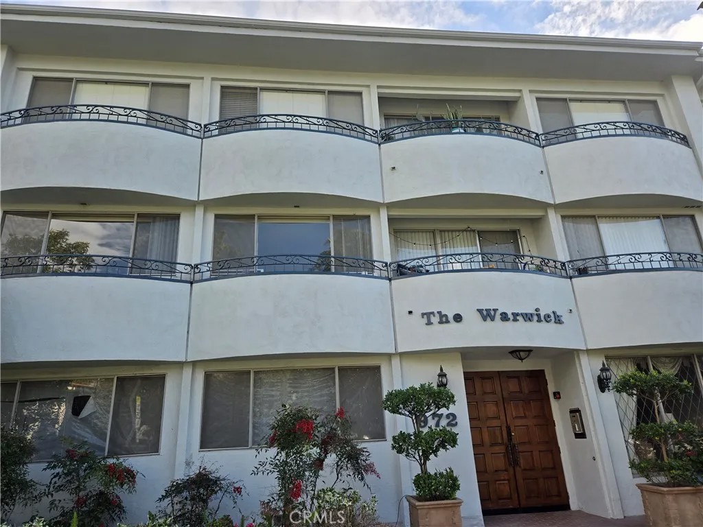 972 E California 202