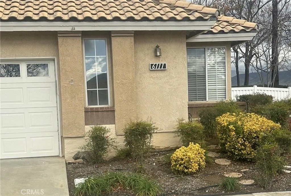 Photo of 6111 Wingfoot Avenue, Banning, CA 92220 (MLS # SB25282082)