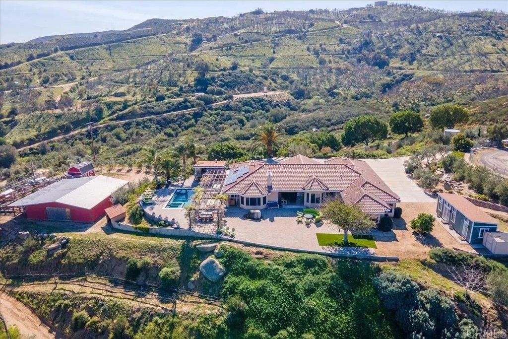 Photo of 19270 Horizon View Dr, Ramona, CA 92065 (MLS # NDP2603276)